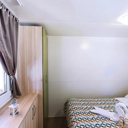 Mobile Homes In Camp Soline At Biograd, With Sand- And Pebble Beach Ferienhaus