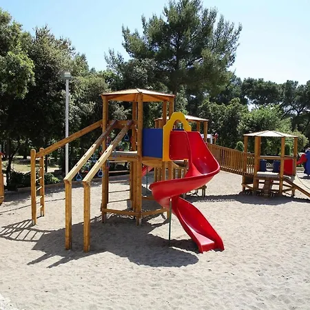 Mobile Homes In Camp Soline At Biograd, With Sand- And Pebble Beach Weißenburg